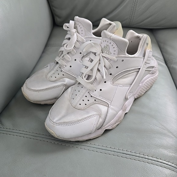 Nike Shoes - Nike Air Huarache Shoes Womens Size 8.5 White Triple White Sneakers DH4439-102